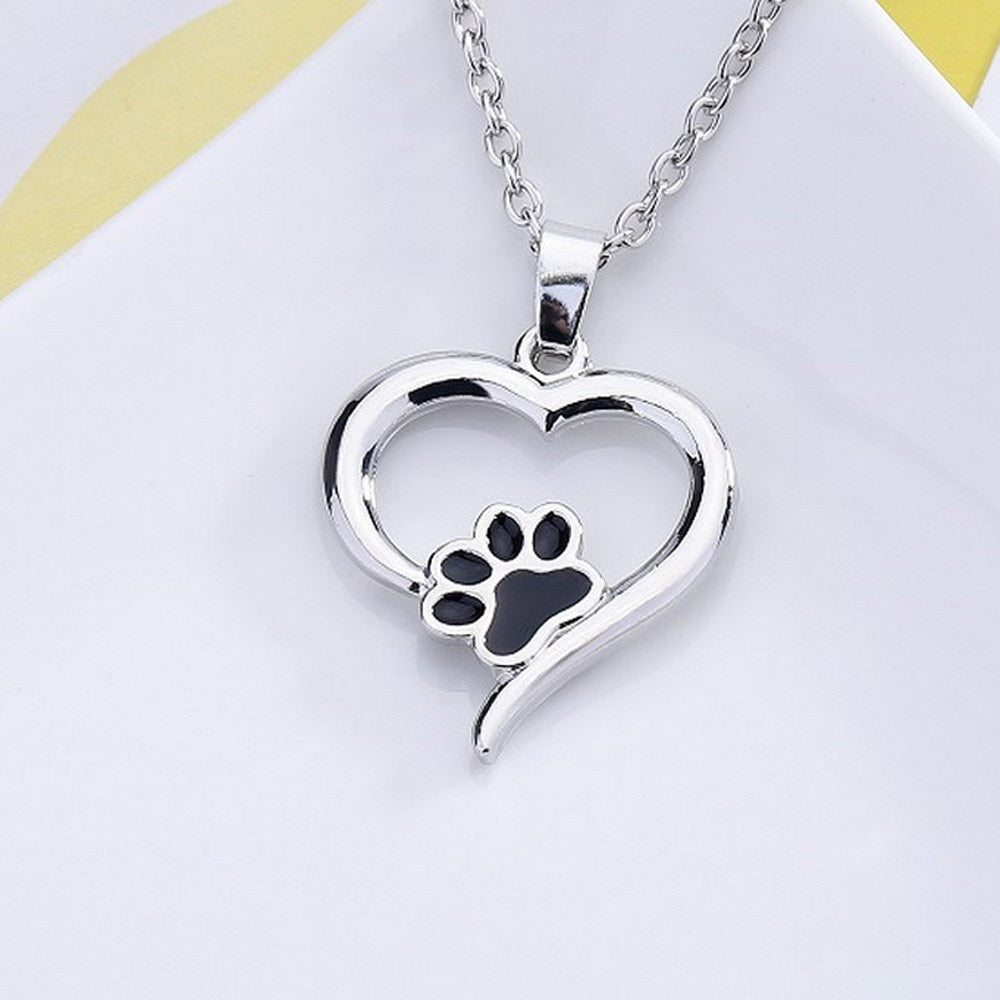 Paw in a Heart Necklace - Chronotik