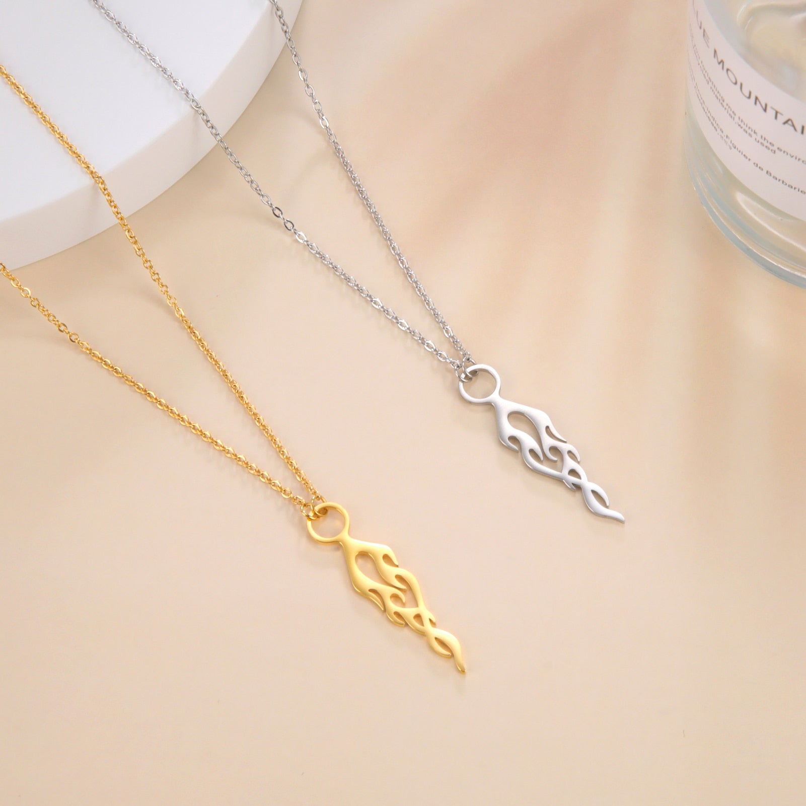 Vintage Flame Pendant Necklace - Chronotik